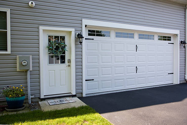 24/7 Emergency Garage Door Panel Replacement experts in East Lexington, VA